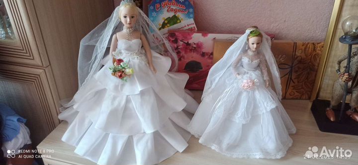 Кукла фарфоровая