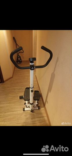 Тренажер для ног и ягодиц