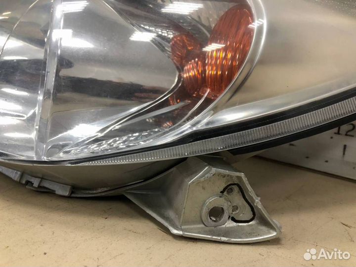 Фара левая Toyota Camry