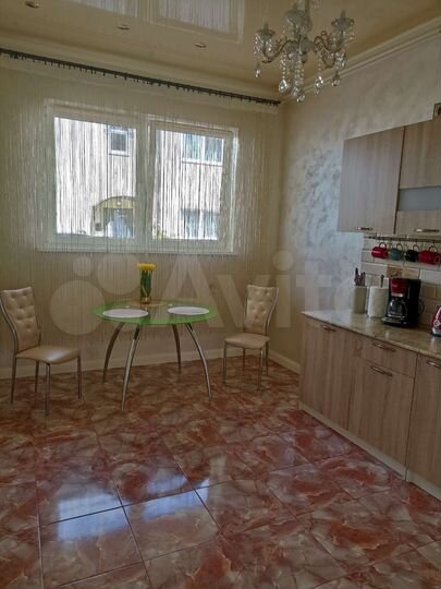 2-к. квартира, 63 м², 1/3 эт.