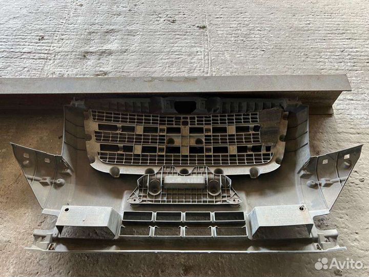 Решетка радиатора Форд Транзит 2.2 TDCi евро-4