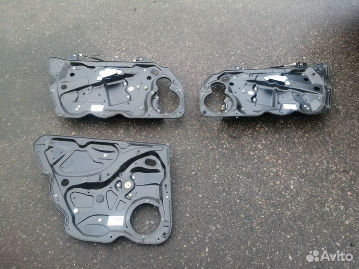 Стеклоподъемник задний левый Volkswagen Passat B6