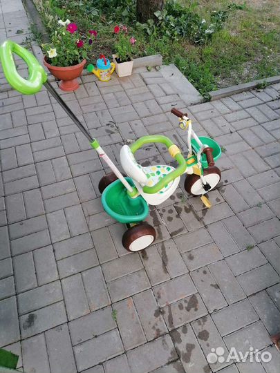 Трехколесный детский велосипед с ручкой бу