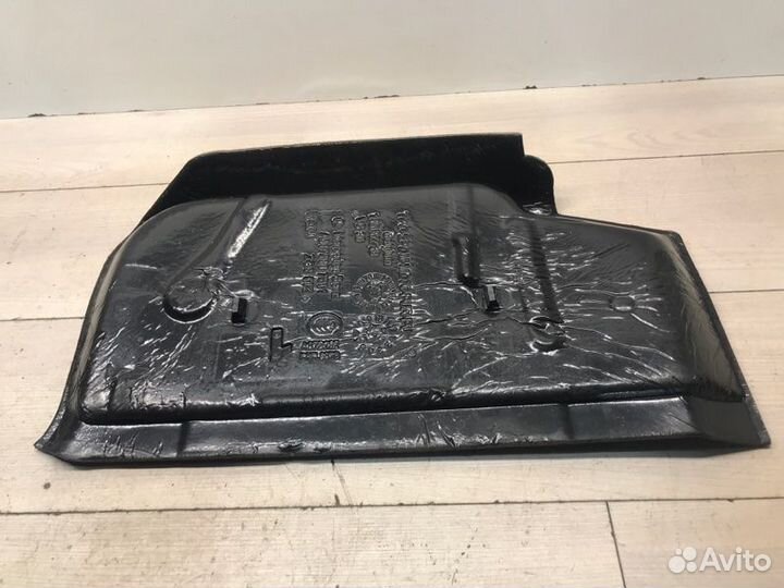 Крышка отсека инструментов Mercedes Sprinter W907