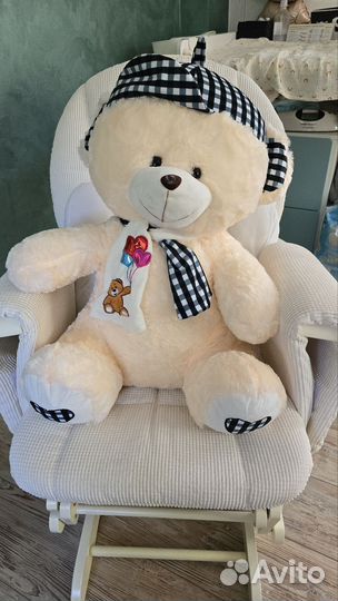 Большой мягкий медведь