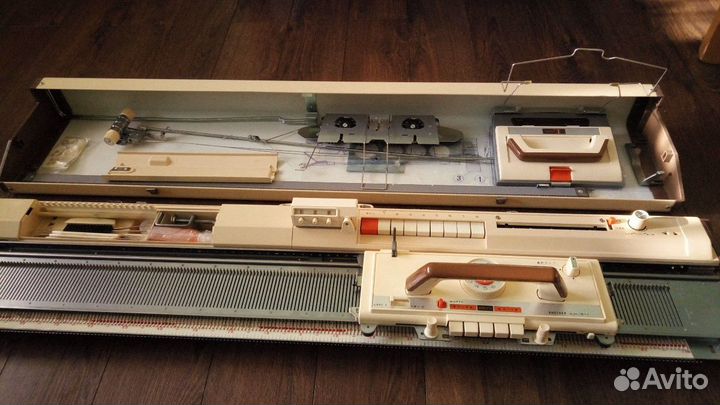 Вязальная машина Brother 811 (5кл)