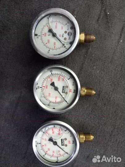 Манометр давления масла