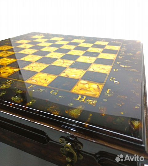 Шахматы янтарные