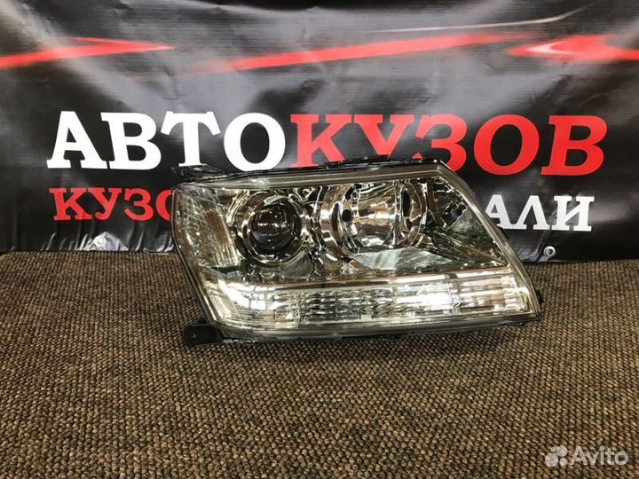 Фара правая Suzuki Grand Vitara 2006