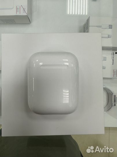 Оригинальный кейс AirPods 2. Новый с коробкой