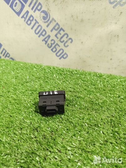 Кнопка стеклоподъемника задняя правая Bmw E39