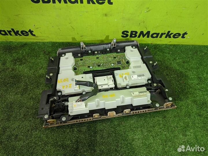 Блок управления климат-контроля Infiniti Qx56 Z62