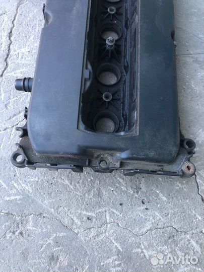 Клапанная крышка Opel Astra H 2004-2014