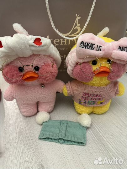 Утка лалафанфан с одеждой