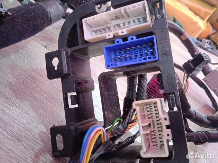 Проводка (коса) салона Kia Sportage 2 G4GC 2010