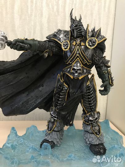 Фигурка (21см) из компьютерной игры + картина