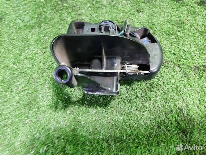 Замок двери задней правой volkswagen Caddy 3 2013