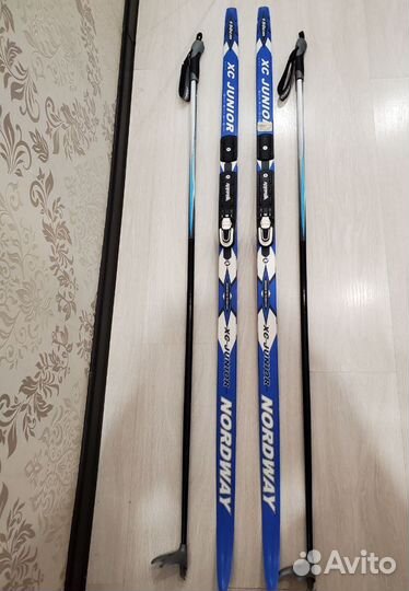 Юниорский лыжный комплект 150 см с ботинками