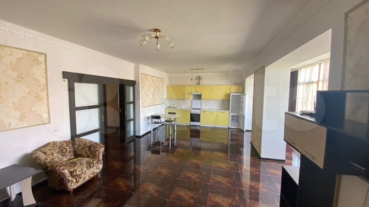 2-к. квартира, 80 м², 4/5 эт.