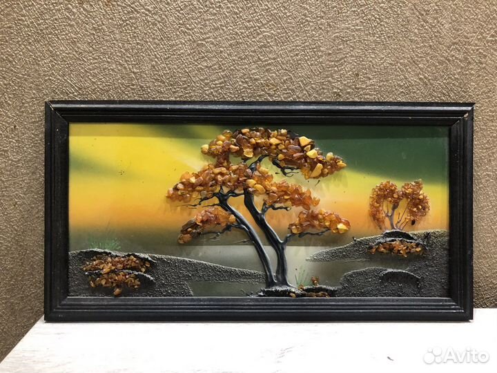 Панно из янтаря