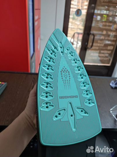 Утюг redmond
