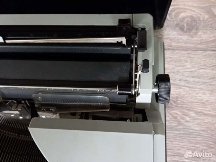 Печатная машинка Любава