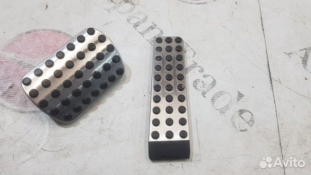 Накладки на педали на Mercedes-Benz R170