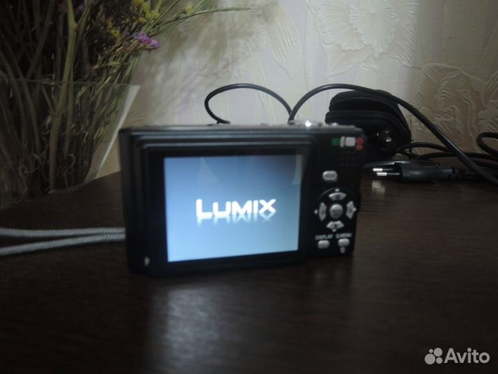 Продам фотоаппарат Panasonic Lumix DMC-FS3