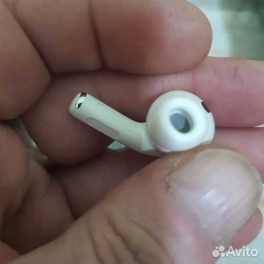 Airpods pro левый