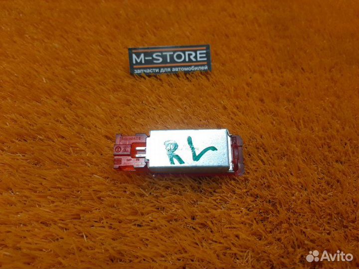 Плафон освещения задний левый Volkswagen Touareg