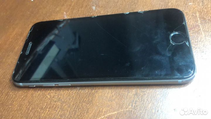 Телефон iPhone 6s