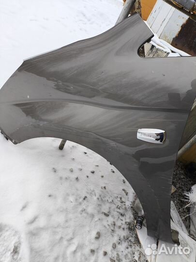 Крыло переднее левое