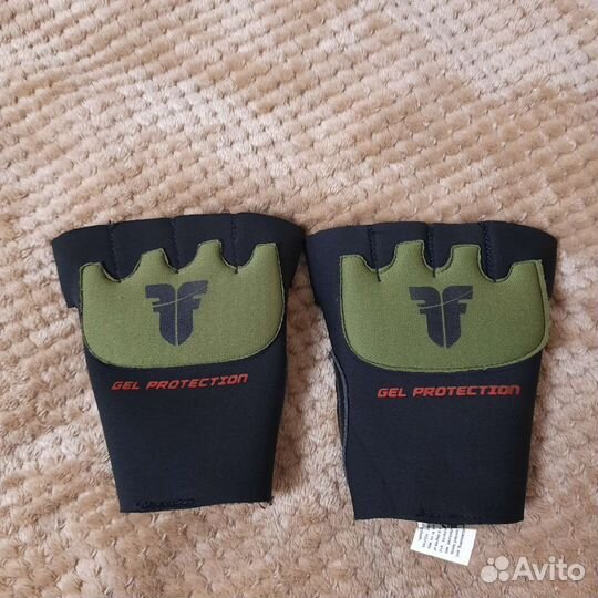 Перчатки для смешанных единоборств