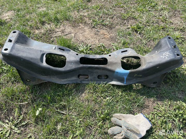 Подрамник передний Subaru