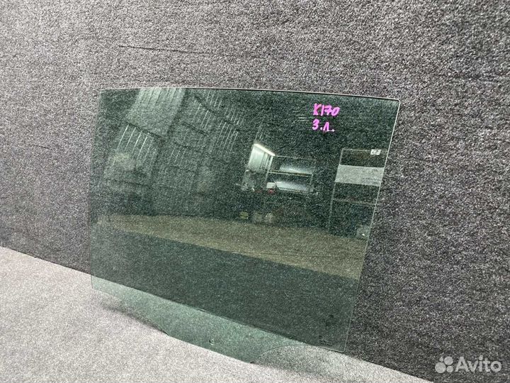 Стекло двери заднее левое Volkswagen Golf 6 1.6