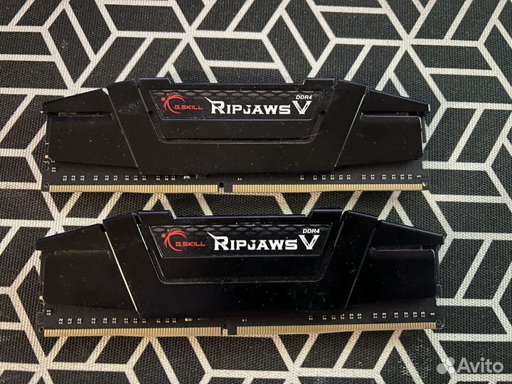 G.Skill Ripjaws V F4-3200C16D-16gvkb 16 гб