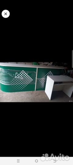 Продам стол и ресепшн в отличном состоянии