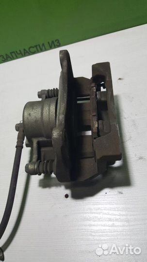 Суппорт передний левый Toyota Harrier GSU30W 2GR