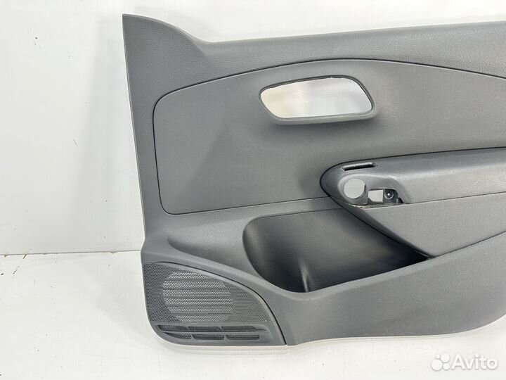 VW Polo 5 2019 Обшивка двери передняя правая