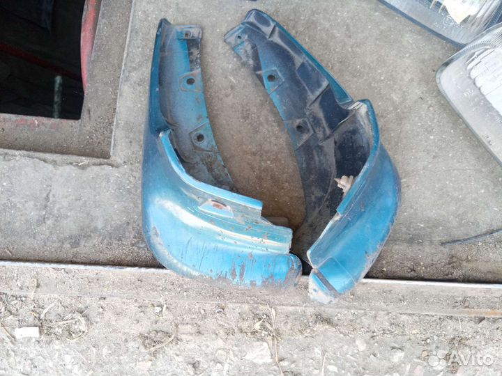 Передние брызговики Мазда 323fba