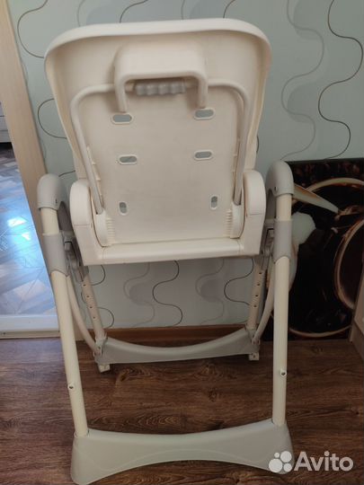 Стульчик для кормления ребенка