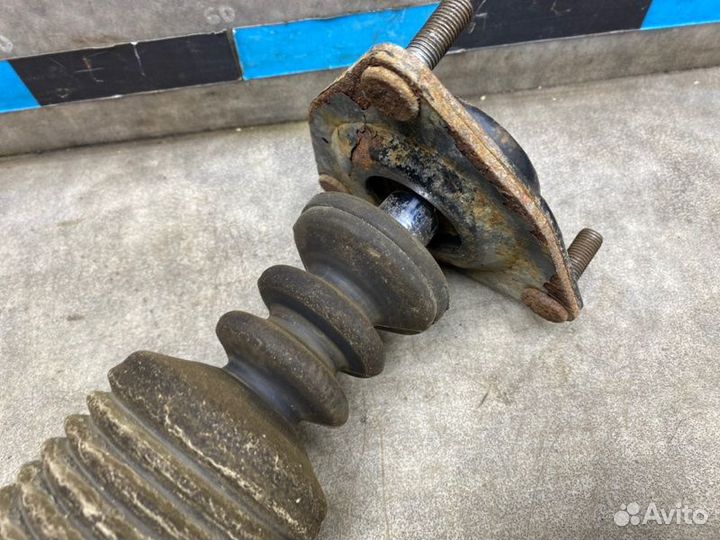 Амортизатор передний левый Mitsubishi Lancer 10