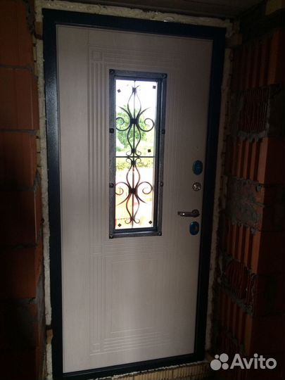 Дверь входная металлическая с ковкой 