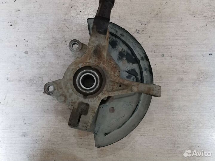 Правый поворотный кулак XRay