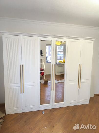 Шкаф распашной