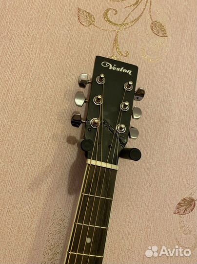 Акустическая гитара