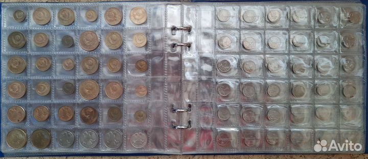 Коллекция монет в альбоме на 708 ячеек