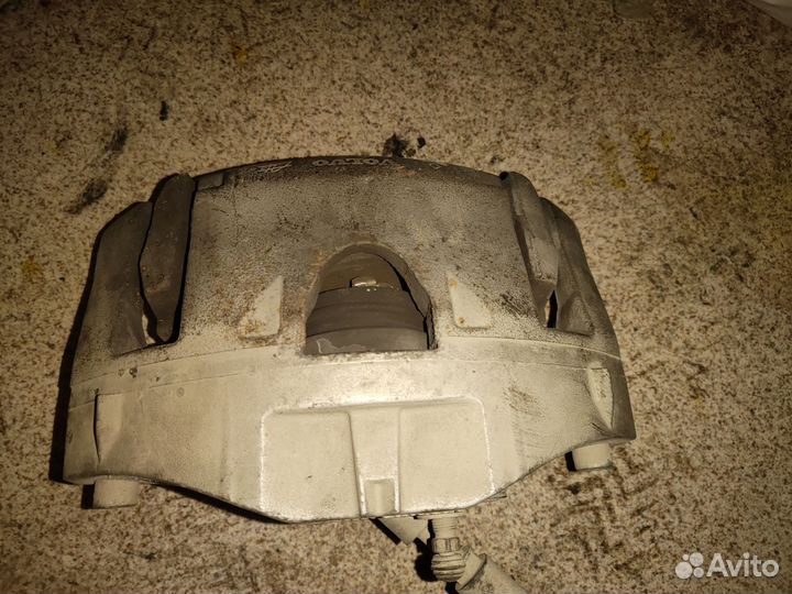 Полный комплект тормозных суппортов volvo xc90