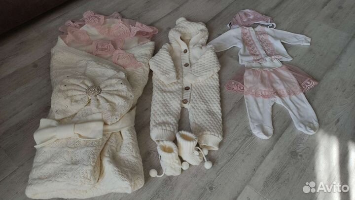 Комплект на выписку роддом плед и комбинезон