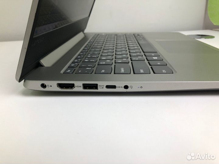 Lenovo IdeaPad 330S-14IKB i3-8 14